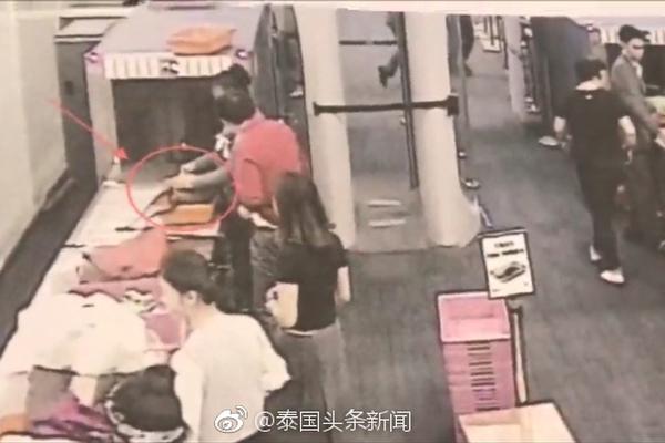 越南印尼南海爆發(fā)沖突 雙方艦船對(duì)撞持槍叫罵