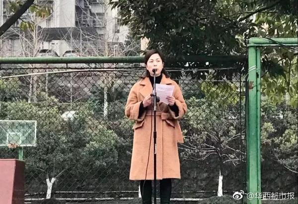 請問日常如何穿小黑裙？