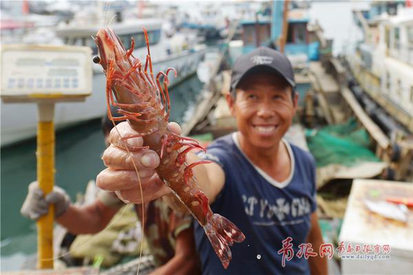 楊紫為張一山送畫卻被嘲臉大