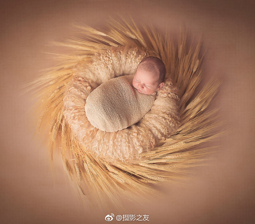 別看貝克漢姆腳下功夫好 沒想到下廚房做飯切到手