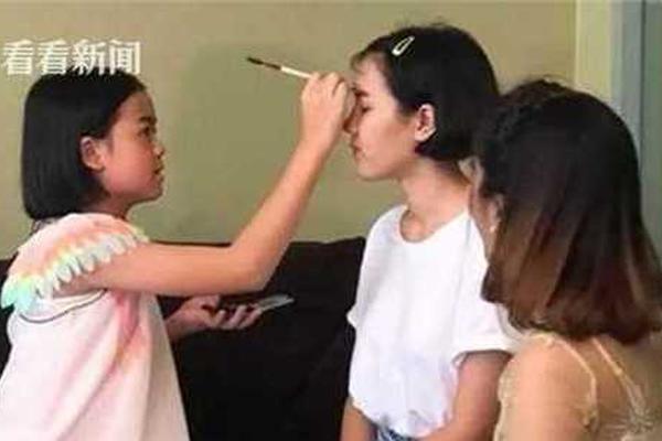 新生兒現(xiàn)黃疸 寶媽看看表就知道怎么辦