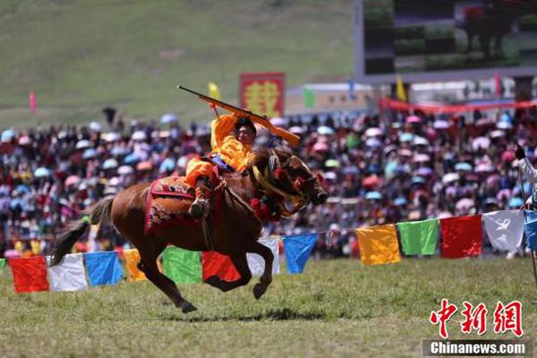 林允演繹日式復(fù)古風(fēng)情