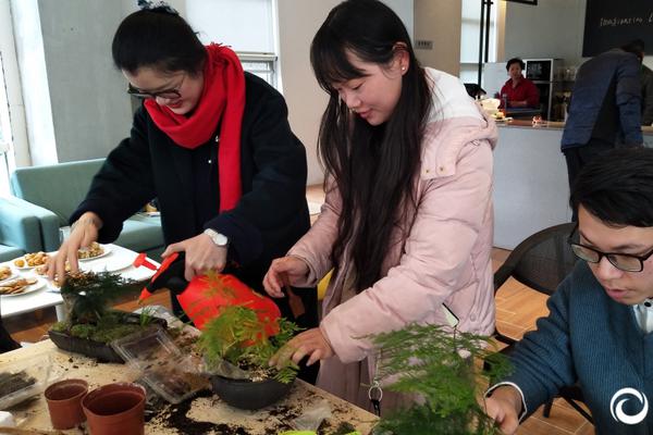 她不愿面對失明事實 卻在這一刻學(xué)會接納缺陷
